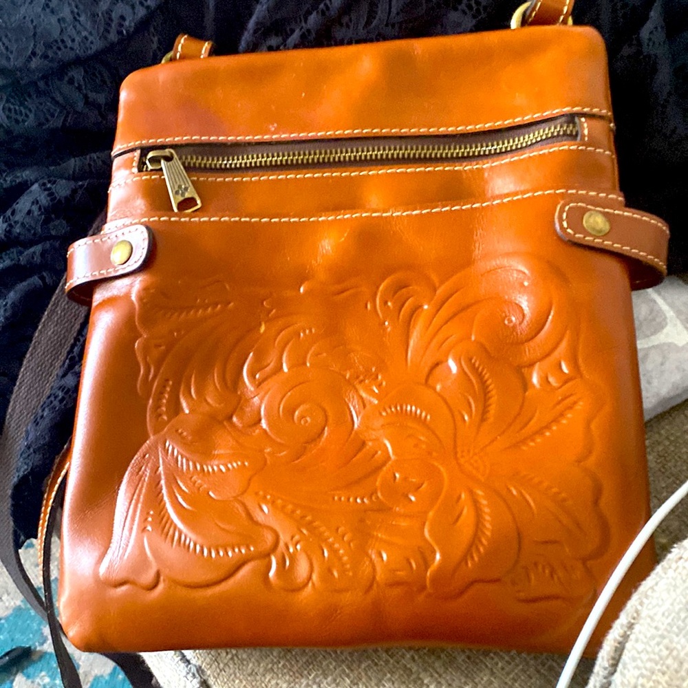 Patricia Nash bag, brownish red, crossbody bag.
